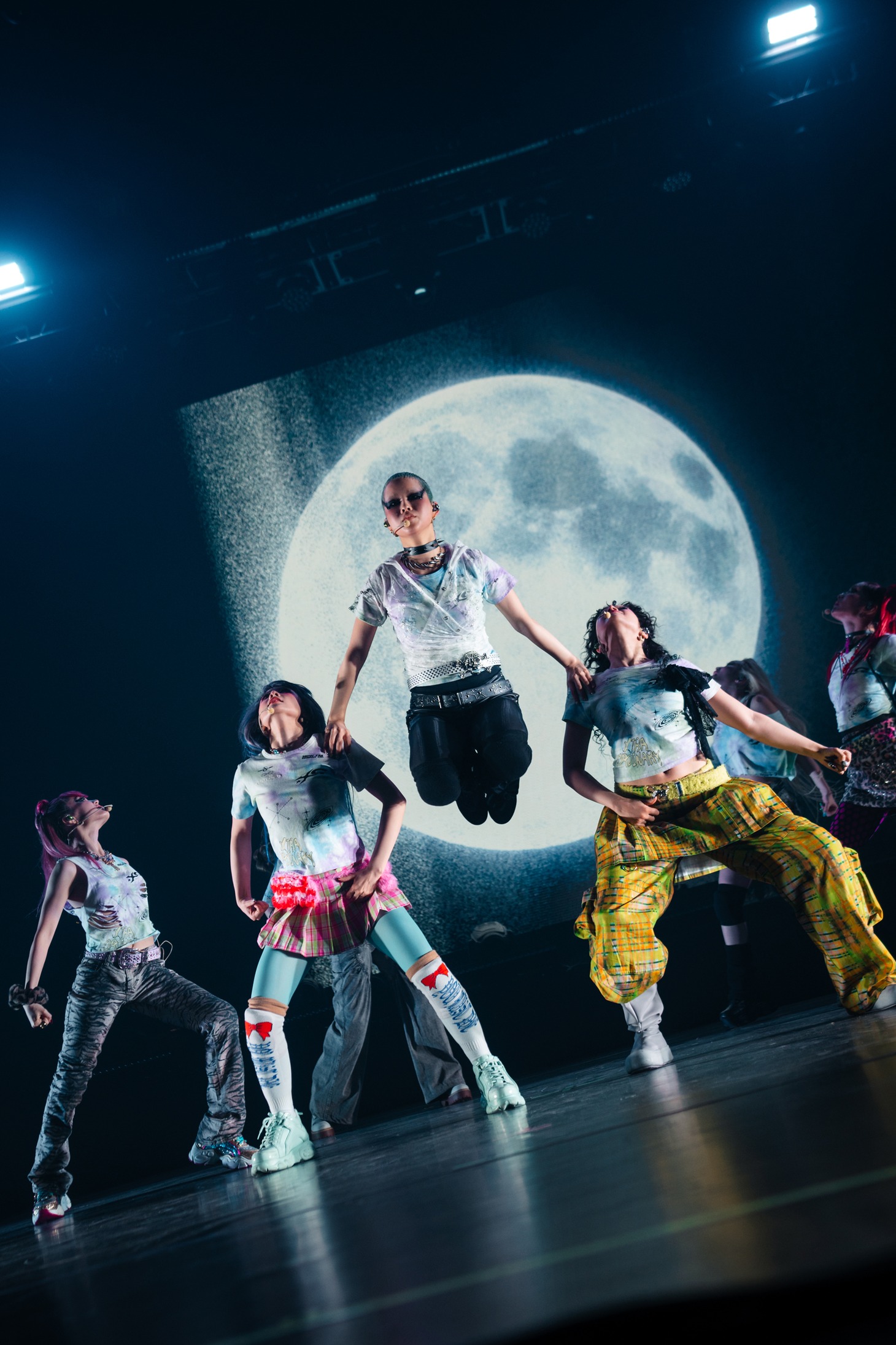 「XG 1st WORLD TOUR "The first HOWL"」ロンドン公演の様子。