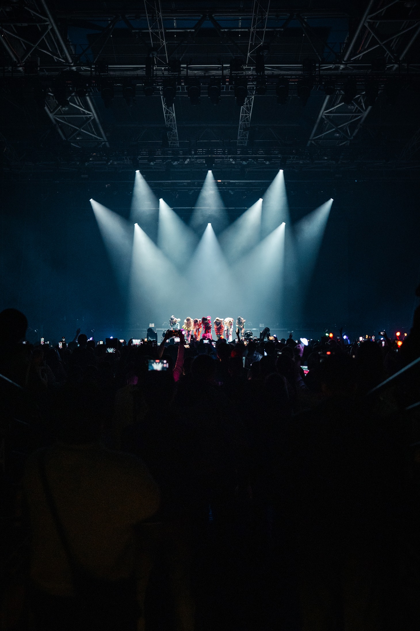 「XG 1st WORLD TOUR "The first HOWL"」パリ公演の様子。