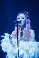 「XG 1st WORLD TOUR "The first HOWL"」パリ公演の様子。