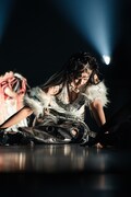 「XG 1st WORLD TOUR "The first HOWL"」パリ公演の様子。