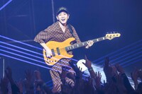 三原康司（B, Vo）