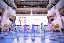 サンシャインシティ 噴水広場のステージに登場する超ときめき♡宣伝部。