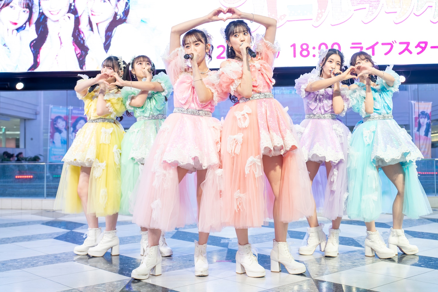 超ときめき♡宣伝部「ときめきルールブック」リリース記念イベントの様子。