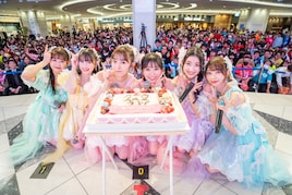 超ときめき♡宣伝部が噴水広場に!アルバム発売&MV1000万回再生の喜びを分かち合う