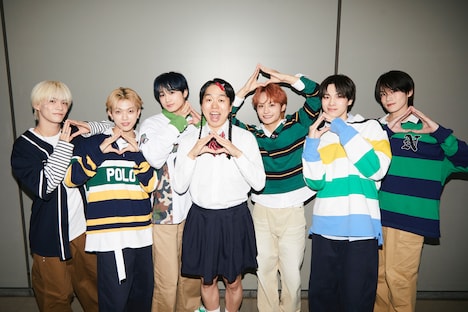 DXTEENと如月マロン。(c)UNIVERSAL SIGMA / LAPONE Entertainment