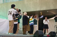 「Level Up」リリース記念イベントに乱入する如月マロン。(c)UNIVERSAL SIGMA / LAPONE Entertainment