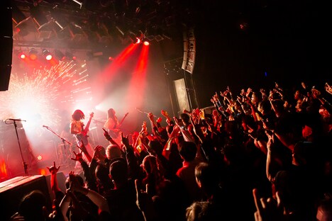 「ASTERISM LIVE TOUR 2024 -PLANET OF METAL」ファイナル公演の様子。（Photo by kazuyakohsaka）