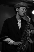 楠瀬亮（Sax）