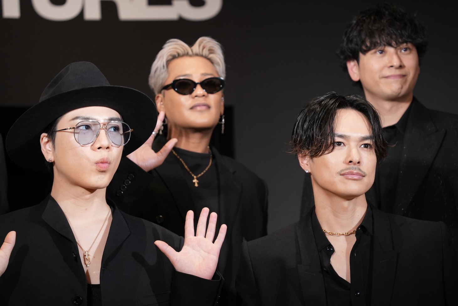 左からØMI、ELLY、今市隆二、山下健二郎。
