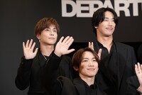 左から岩田剛典、NAOTO、小林直己。