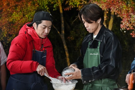 相葉雅紀と井ノ原快彦。(c)テレビ朝日