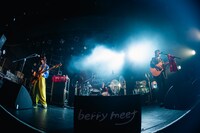 「昼下がりの星、続く旅路」東京・LIQUIDROOM公演の様子。（Photo by Jin Tachibana）