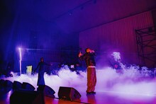 MFSを迎えた「Drink」のパフォーマンスの様子。