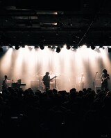 Khaki「ソロ・コンサート」の様子。（撮影：渡邉隼 @hayatowatanabe）