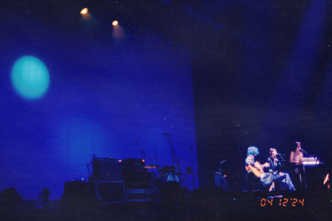 Chilli Beans.初ホールツアー東京公演で27曲披露、2025年の新ツアー日程も明らかに