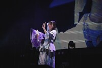 隊員に別れを告げる瀬田さくら。