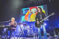 左からDIE、PATA。