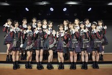 「AKB48 18th Stage『ここからだ』」初日公演に出演したAKB48メンバー。(c)AKB48