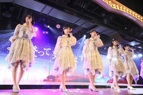 「AKB48 18th Stage『ここからだ』」初日公演の様子。(c)AKB48