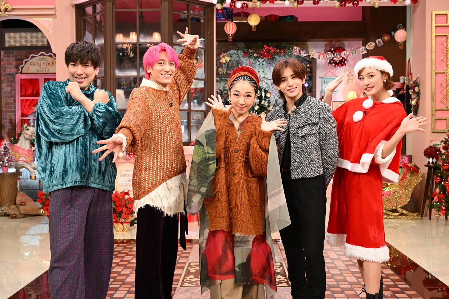 左からEXIT、MISIA、山田涼介、王林。(c)日本テレビ