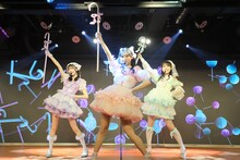 ユニット曲「Lollipop」のパフォーマンスの様子。(c)AKB48