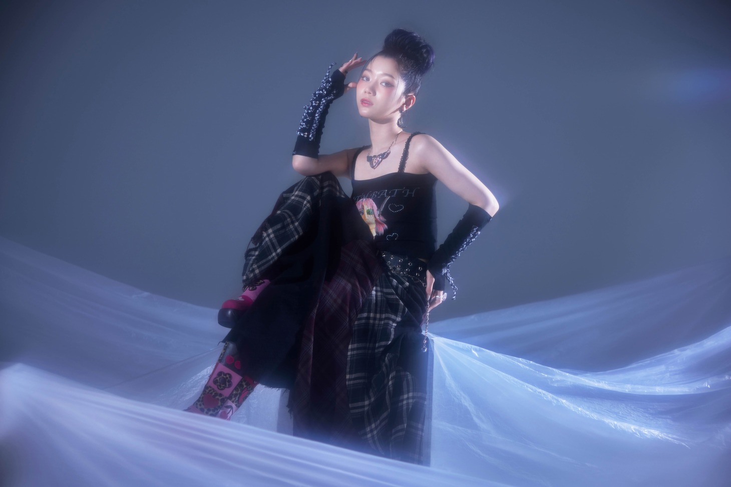 Takahashi Hikaruが撮影したRINO。「IS:SUE THE BEGINNING ＜#2＞」より。