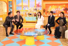 左から東野幸治、渡辺翔太、篠原涼子、内田篤人、池田美優。(c)フジテレビ