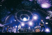 写真集「TOKYO ISLAND 2024 androp 15th Anniversary day」より。