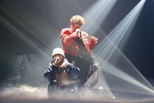 香取慎吾とSHOW-GOのコラボパフォーマンス。