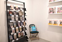 「55th HOSONO HARUOMI POP-UP SHOP」の一角に設けられた「HOSONO VIDEO HOUSE」コーナー。
