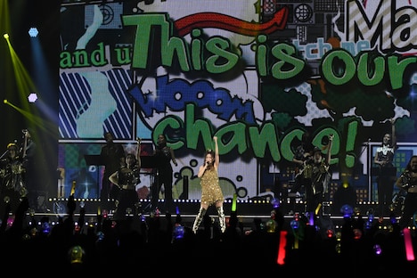 「25th Anniversary Mai Kuraki Live Project 2024 "Be alright ! "」東京ガーデンシアター公演の模様。