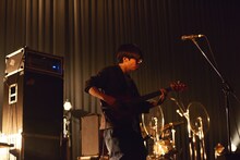 田中悠平（Vo, B / 家主）（撮影：今井駿介）