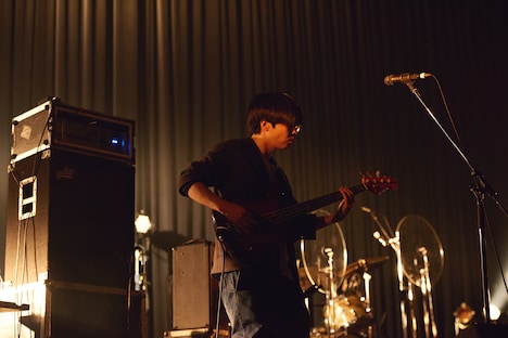 田中悠平（Vo, B / 家主）（撮影：今井駿介）