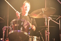 藤田勇（Dr）（Photo by HIRIHISA NAKANO）