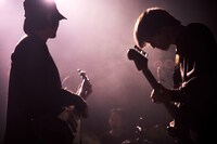 ART-SCHOOLのライブの様子。（Photo by HIRIHISA NAKANO）