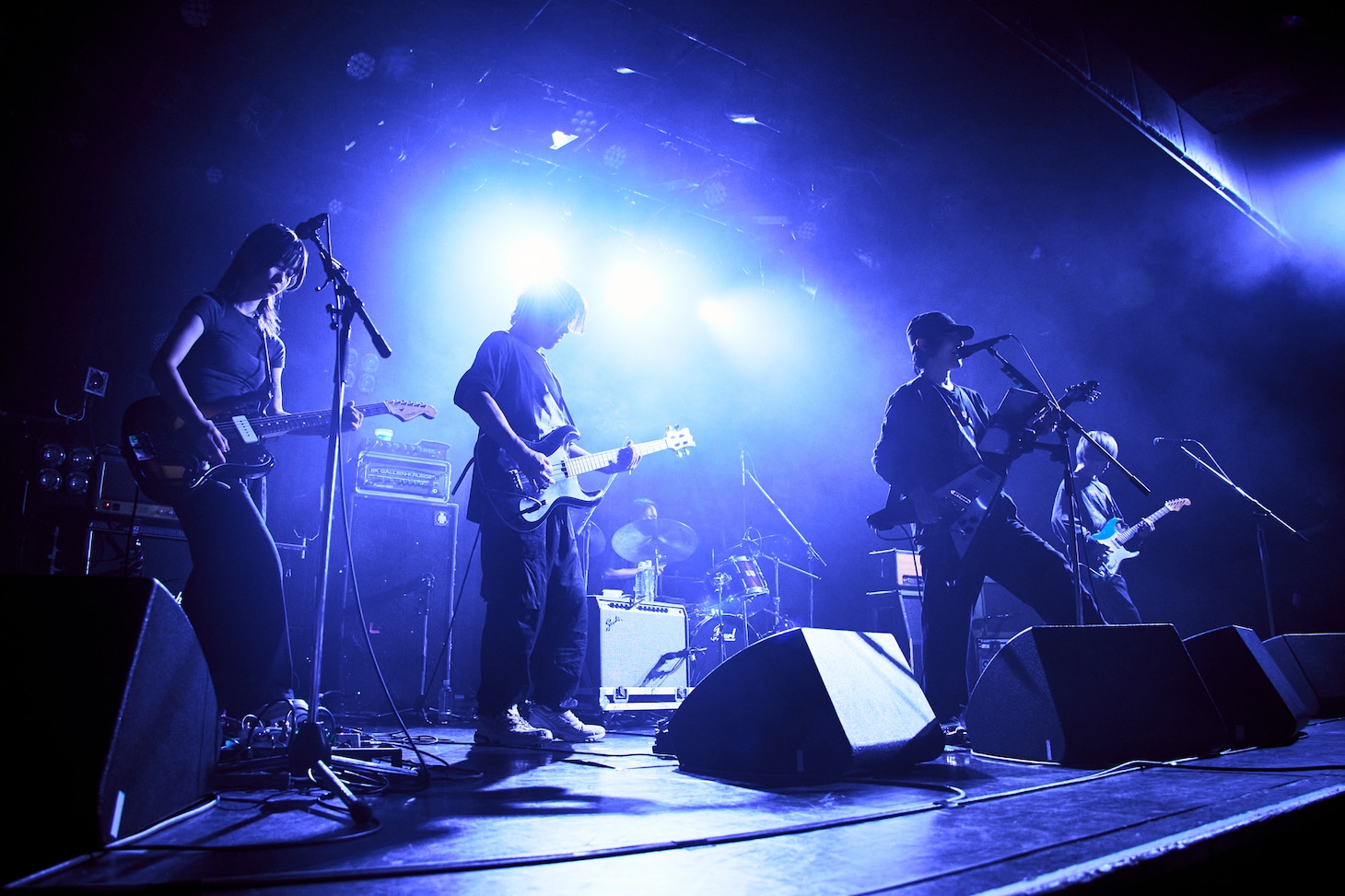 ART-SCHOOLのライブの様子。（Photo by HIRIHISA NAKANO）