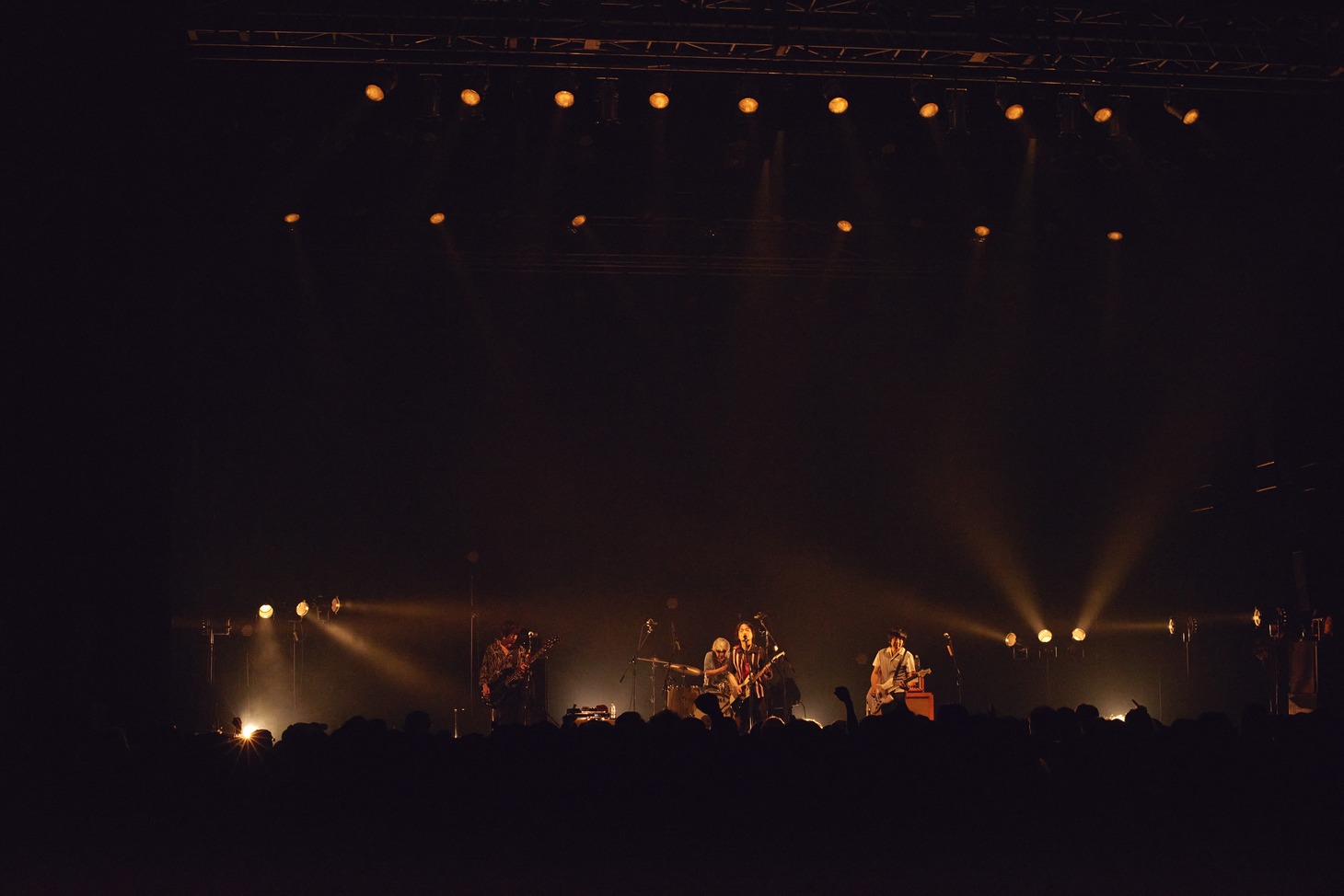the pillowsのライブの様子。（撮影：今井駿介）