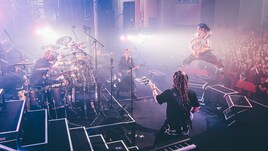 DEZERT、hideの誕生日に合わせ「ROCKET DIVE」カバー映像公開