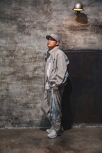 「Jewel Cap」を着用したYZERR。