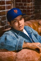 「Jewel Cap」を着用したYZERR。