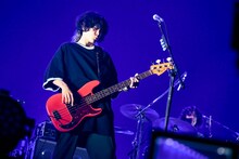 長谷川カオナシ（B / クリープハイプ）（Photo by MASANORI FUJIKAWA）