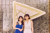 左から上白石萌音、池田エライザ。