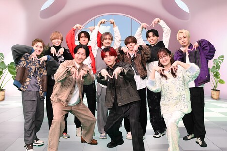 前列左から山添寛、若井滉斗、林美桜アナウンサー。後列がIMP.。 (c)テレビ朝日