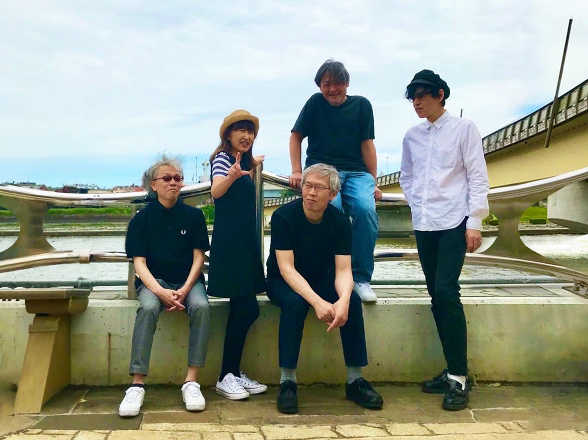 “日本最古のネオアコバンド”バチェラーズ、結成41年目にして初のスタジオアルバムCD発表