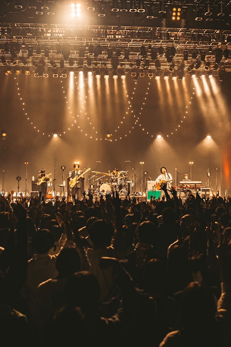 ズーカラデルワンマンツアー「朝が来たら私たち」の様子。（撮影：オバタチヒロ）