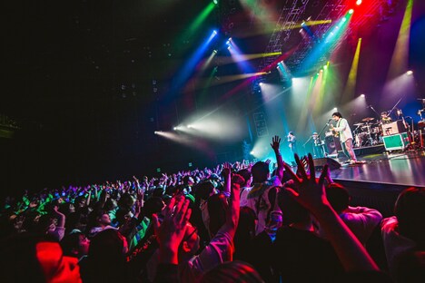 ズーカラデルワンマンツアー「朝が来たら私たち」の様子。（撮影：オバタチヒロ）