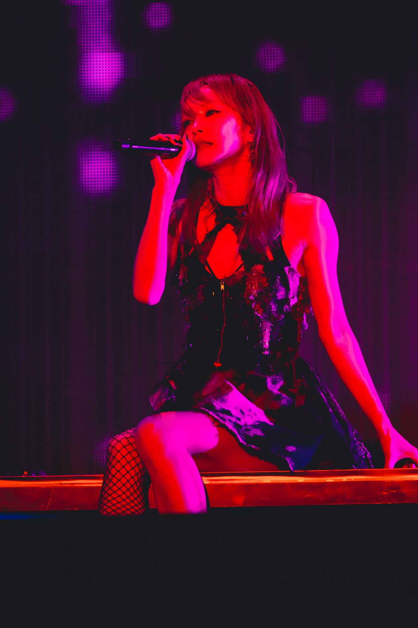 2024年11月30日に国立代々木競技場第一体育館で行われた「LiSA LiVE is Smile Always～COCKTAiL PARTY～」SWEET編の様子。（撮影：平野タカシ）