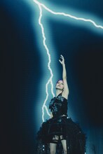 2024年11月30日に国立代々木競技場第一体育館で行われた「LiSA LiVE is Smile Always～COCKTAiL PARTY～」SWEET編の様子。（撮影：平野タカシ）