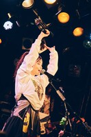 CENT LiVE Tour「Over the Toybox tour」の様子。（Photo by Tetsuya Yamakama）
