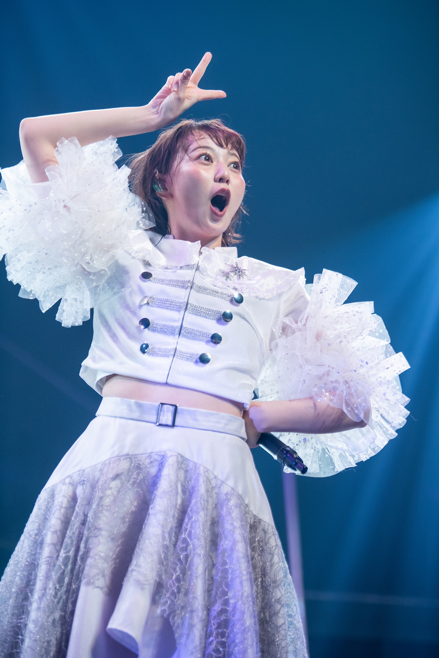 安本彩花